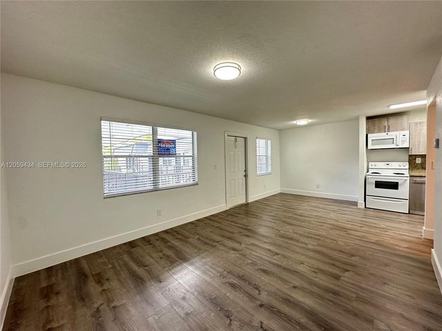 2843 Fillmore Street 206, Hollywood, FL 33020