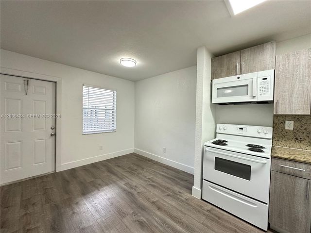 2843 Fillmore Street 206, Hollywood, FL 33020