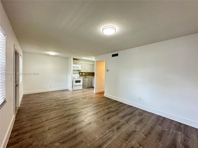2843 Fillmore Street 206, Hollywood, FL 33020