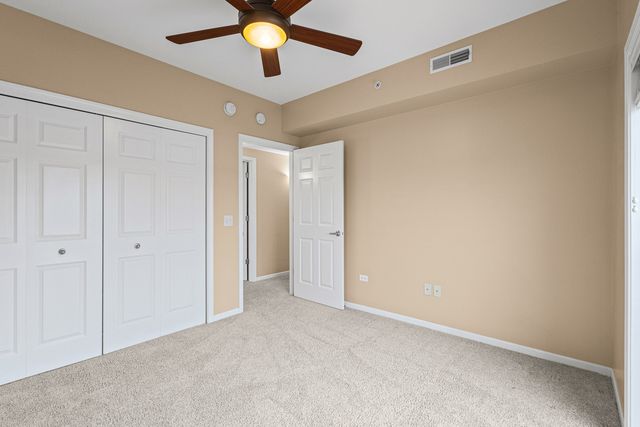 405 S Creekside Drive 605, Palatine, IL 60074