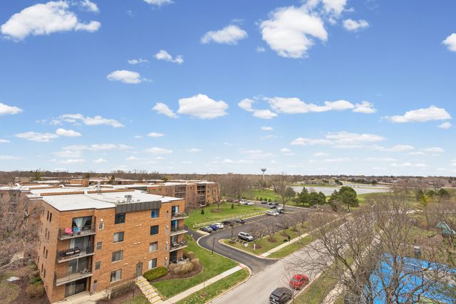 405 S Creekside Drive 605, Palatine, IL 60074