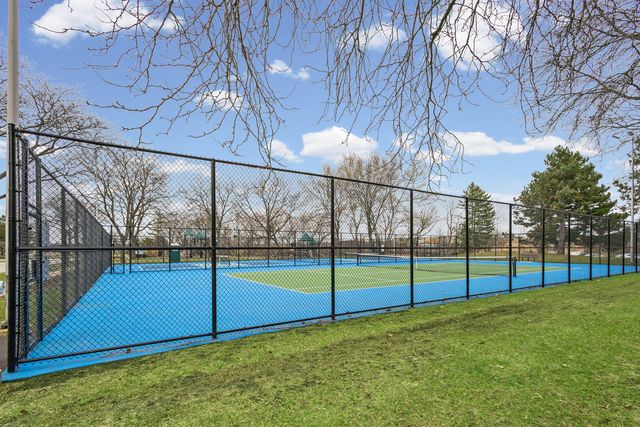 405 S Creekside Drive 605, Palatine, IL 60074