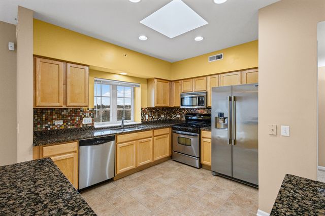 405 S Creekside Drive 605, Palatine, IL 60074