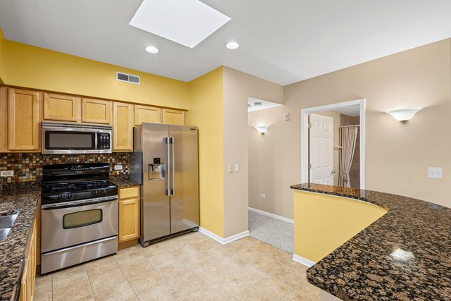 405 S Creekside Drive 605, Palatine, IL 60074