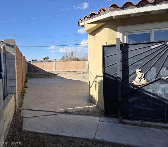 2201 Constantine Avenue, Las Vegas, NV 89101