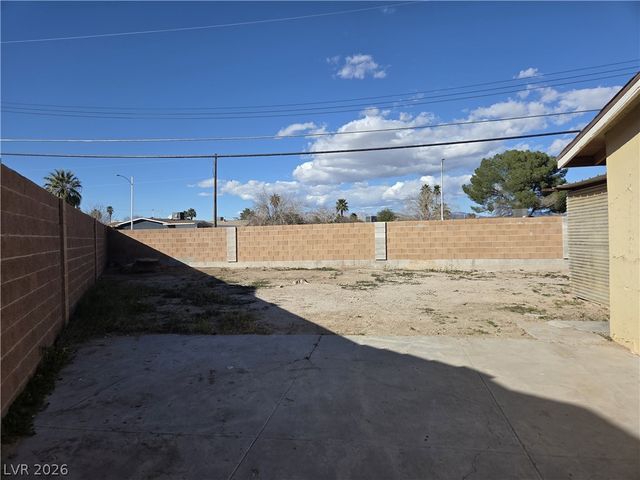 2201 Constantine Avenue, Las Vegas, NV 89101