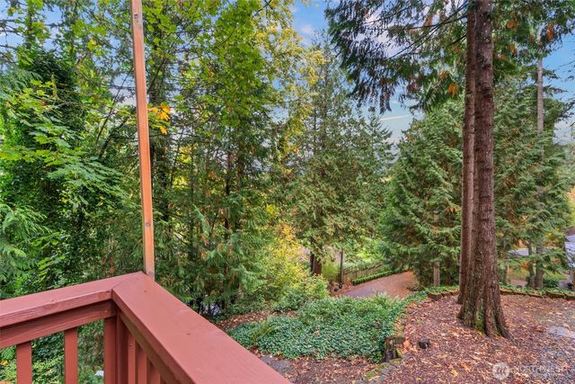 825 Wildwood Boulevard SW, Issaquah, WA 98027