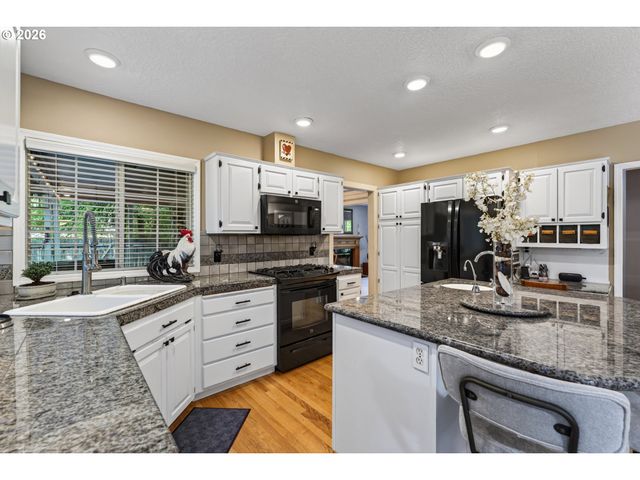 8670 Sw ROGUE Ln, Wilsonville, OR 97070