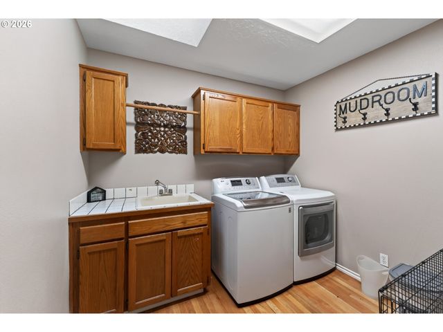8670 Sw ROGUE Ln, Wilsonville, OR 97070