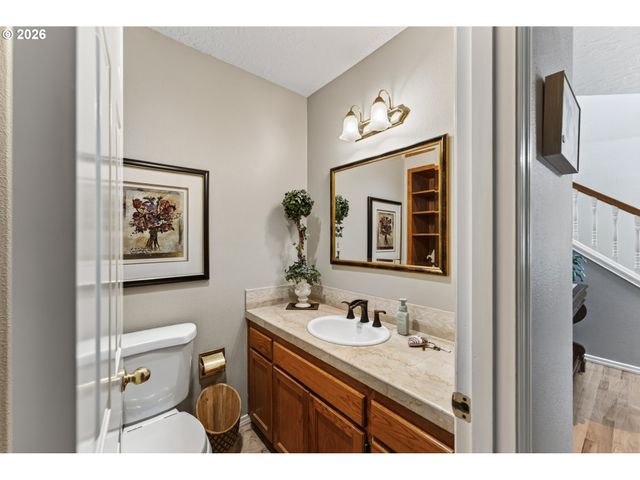 8670 Sw ROGUE Ln, Wilsonville, OR 97070