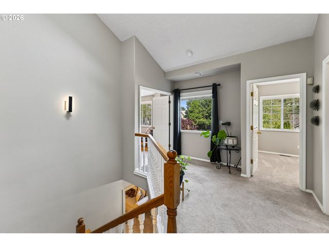8670 Sw ROGUE Ln, Wilsonville, OR 97070