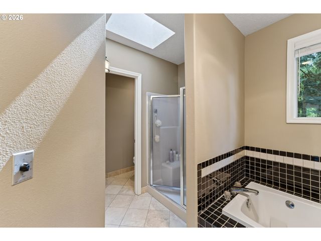 8670 Sw ROGUE Ln, Wilsonville, OR 97070