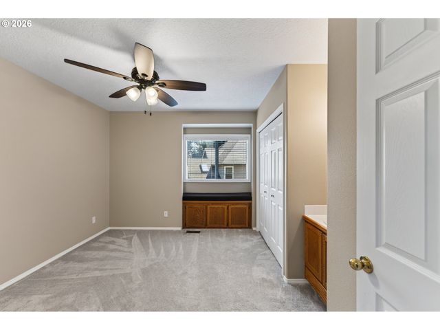 8670 Sw ROGUE Ln, Wilsonville, OR 97070