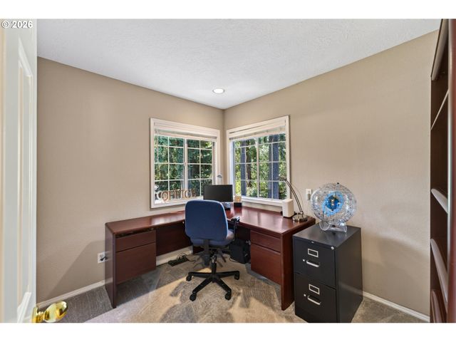8670 Sw ROGUE Ln, Wilsonville, OR 97070