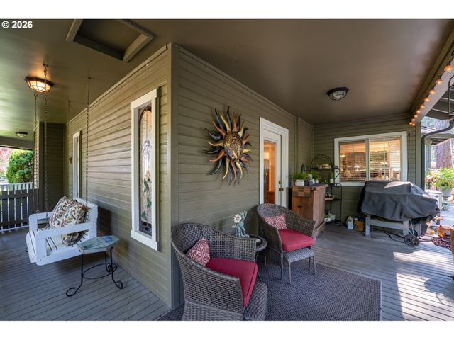 8670 Sw ROGUE Ln, Wilsonville, OR 97070