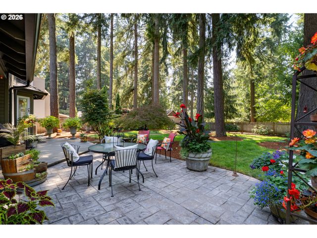 8670 Sw ROGUE Ln, Wilsonville, OR 97070