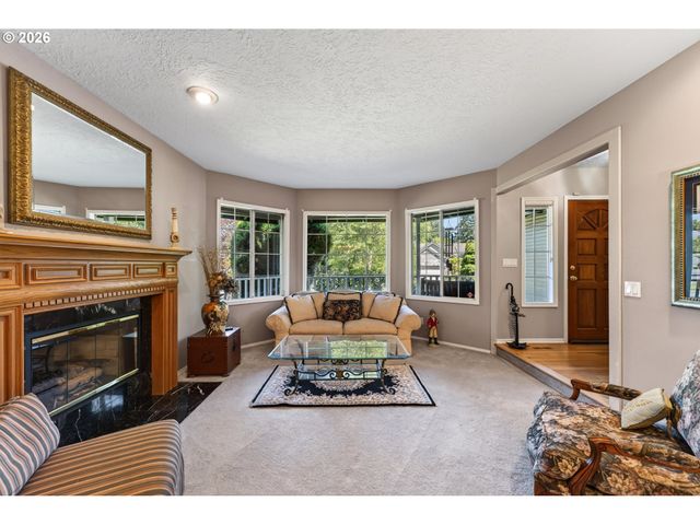 8670 Sw ROGUE Ln, Wilsonville, OR 97070
