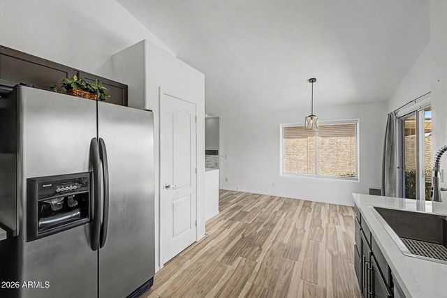 8625 W PARADISE Drive, Peoria, AZ 85345