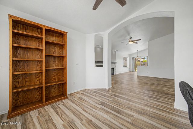 8625 W PARADISE Drive, Peoria, AZ 85345