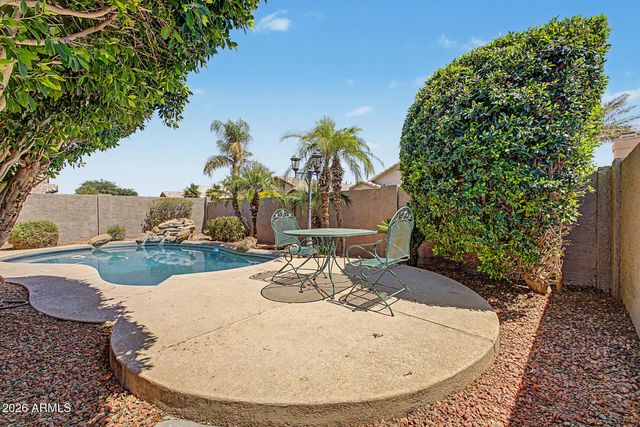 8625 W PARADISE Drive, Peoria, AZ 85345