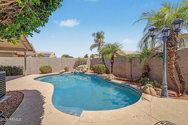 8625 W PARADISE Drive, Peoria, AZ 85345