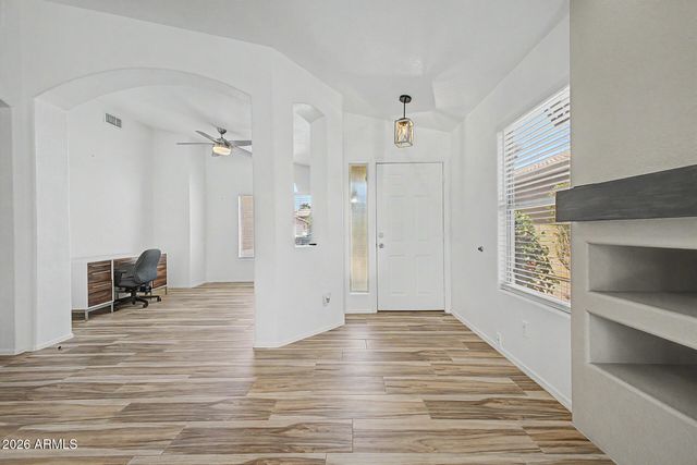 8625 W PARADISE Drive, Peoria, AZ 85345