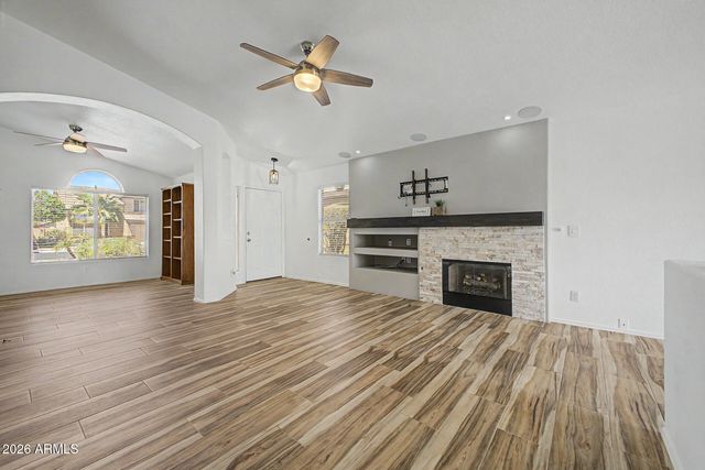 8625 W PARADISE Drive, Peoria, AZ 85345