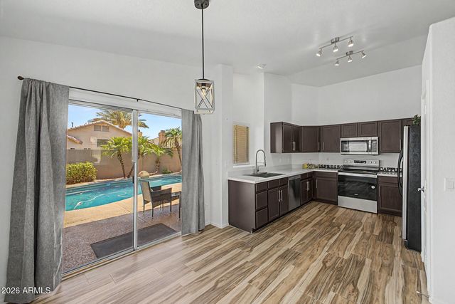 8625 W PARADISE Drive, Peoria, AZ 85345