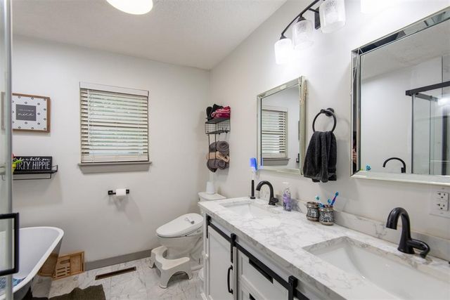1125 N Walker Drive, Guthrie, OK 73044