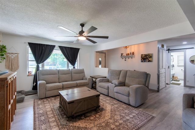 1125 N Walker Drive, Guthrie, OK 73044