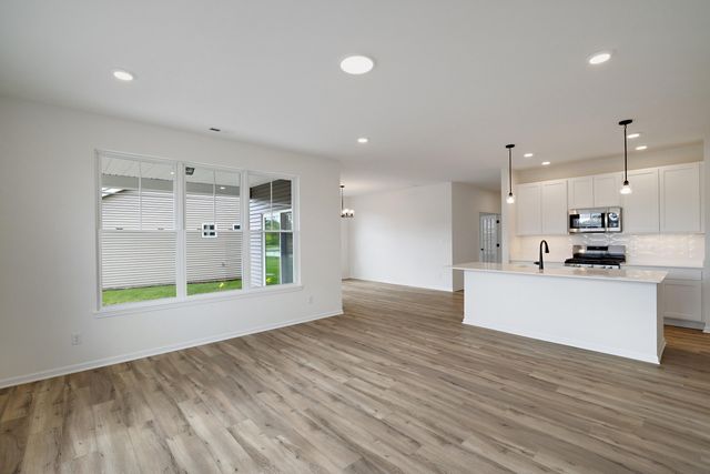 3104 Greenview Drive, Valparaiso, IN 46385