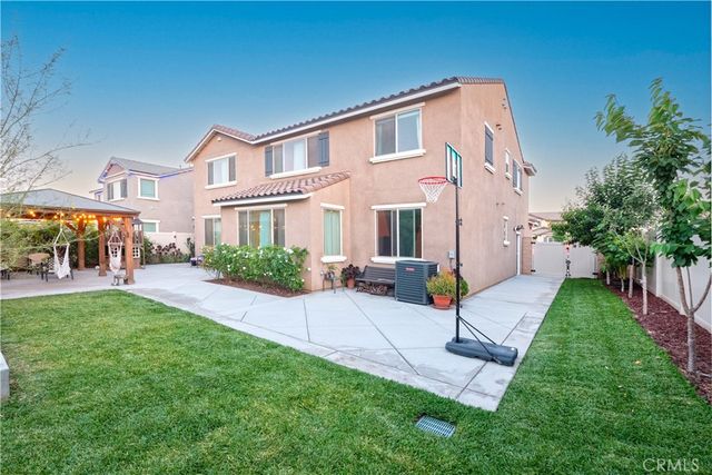 748 Torrey Court, Perris, CA 92571