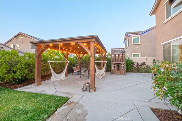 748 Torrey Court, Perris, CA 92571