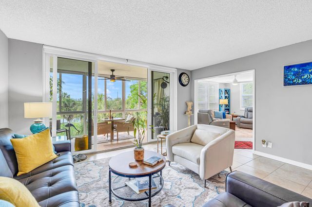 3970 Oaks Clubhouse Drive 401, Pompano Beach, FL 33069