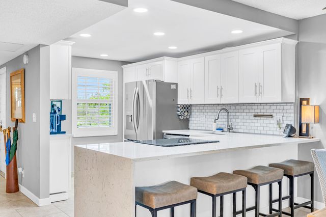 3970 Oaks Clubhouse Drive 401, Pompano Beach, FL 33069