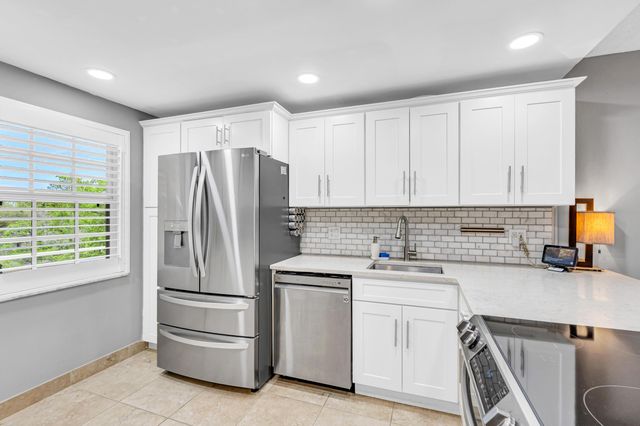 3970 Oaks Clubhouse Drive 401, Pompano Beach, FL 33069