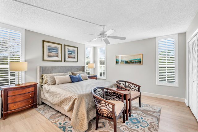 3970 Oaks Clubhouse Drive 401, Pompano Beach, FL 33069