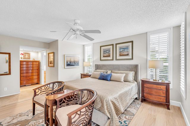 3970 Oaks Clubhouse Drive 401, Pompano Beach, FL 33069