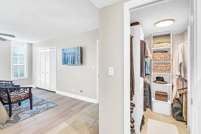 3970 Oaks Clubhouse Drive 401, Pompano Beach, FL 33069