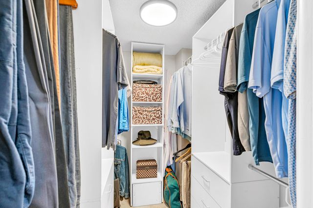 3970 Oaks Clubhouse Drive 401, Pompano Beach, FL 33069