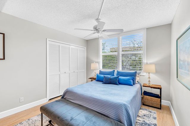 3970 Oaks Clubhouse Drive 401, Pompano Beach, FL 33069