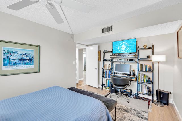 3970 Oaks Clubhouse Drive 401, Pompano Beach, FL 33069