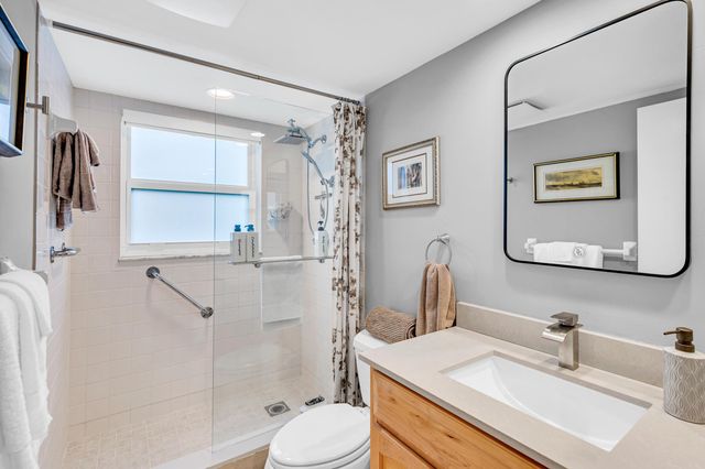 3970 Oaks Clubhouse Drive 401, Pompano Beach, FL 33069