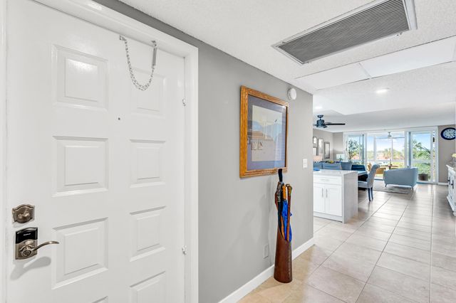 3970 Oaks Clubhouse Drive 401, Pompano Beach, FL 33069