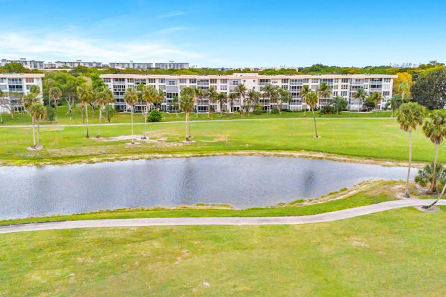 3970 Oaks Clubhouse Drive 401, Pompano Beach, FL 33069