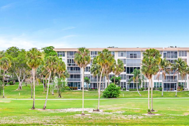 3970 Oaks Clubhouse Drive 401, Pompano Beach, FL 33069