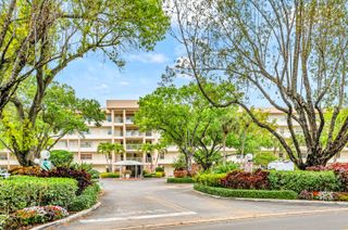 3970 Oaks Clubhouse Drive 401, Pompano Beach, FL 33069