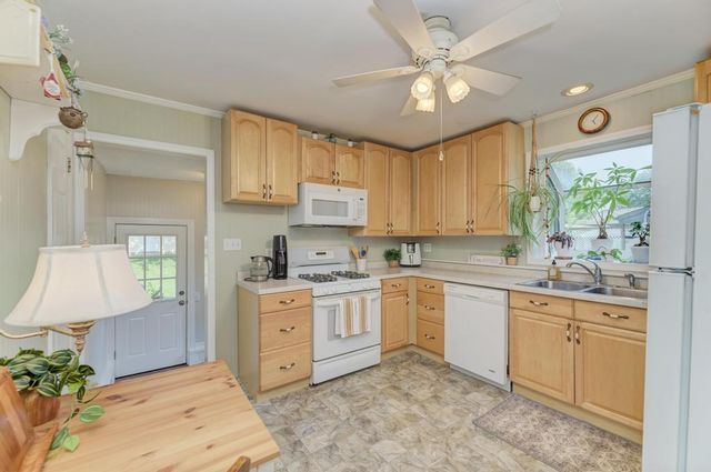 139 N Washington Street, Westmont, IL 60559