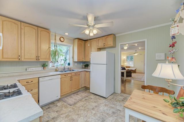 139 N Washington Street, Westmont, IL 60559