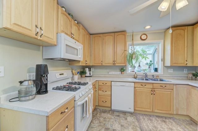 139 N Washington Street, Westmont, IL 60559